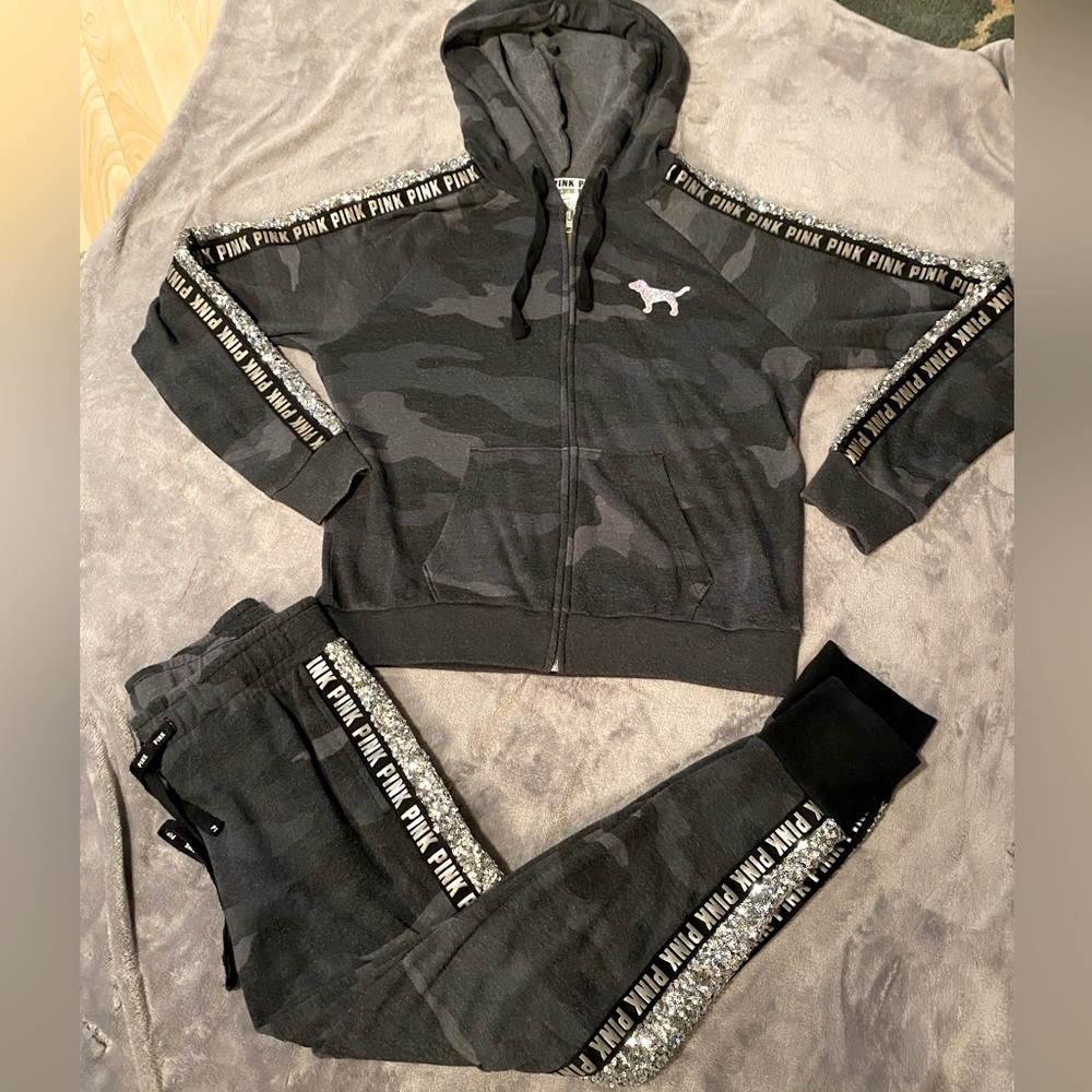 PINK VS |  sweat suit set with sequins - Picture 5 of 11